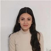 Chica que puede ayudar a niños de primaria y eso en sus tareas. Tambien podría cuidarlos.